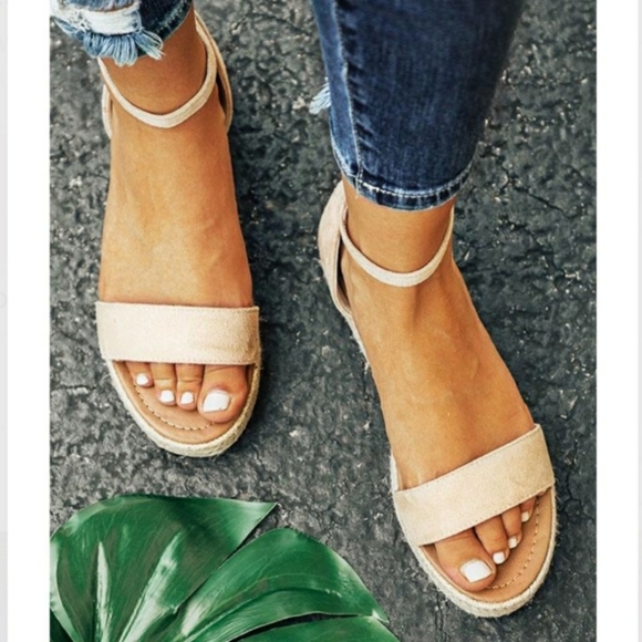 Fabutiq Shoes - Natural Espadrille Platform sandal HP 🤩 FLASH SALE